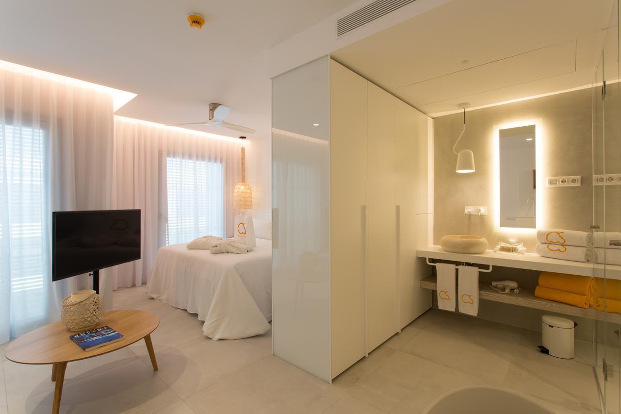 Sa Pedrera Suites & Spa Es Pujols Ngoại thất bức ảnh